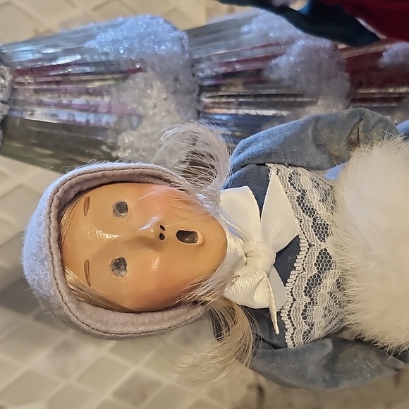 SALE💥Byers Choice 13" Caroler - Picture 3 of 10